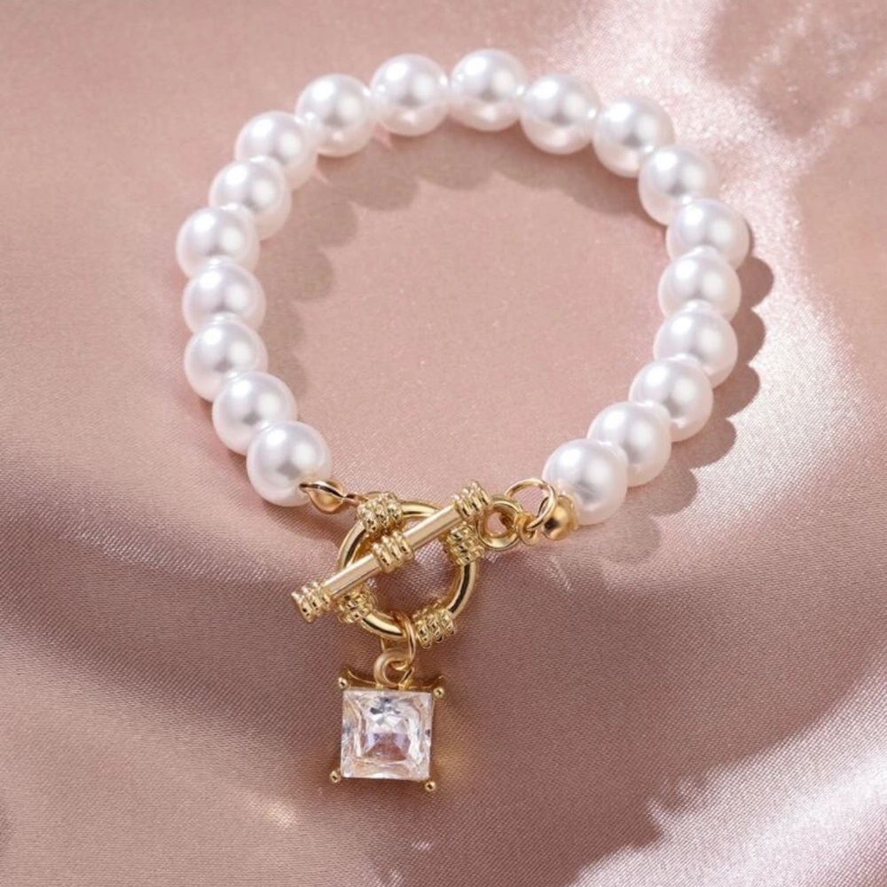 Faux Pearl Gold Tone Bracelet